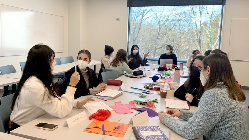 学生交流other in Professor Sarah Wasserman's Neuroethology of Decision Making class.