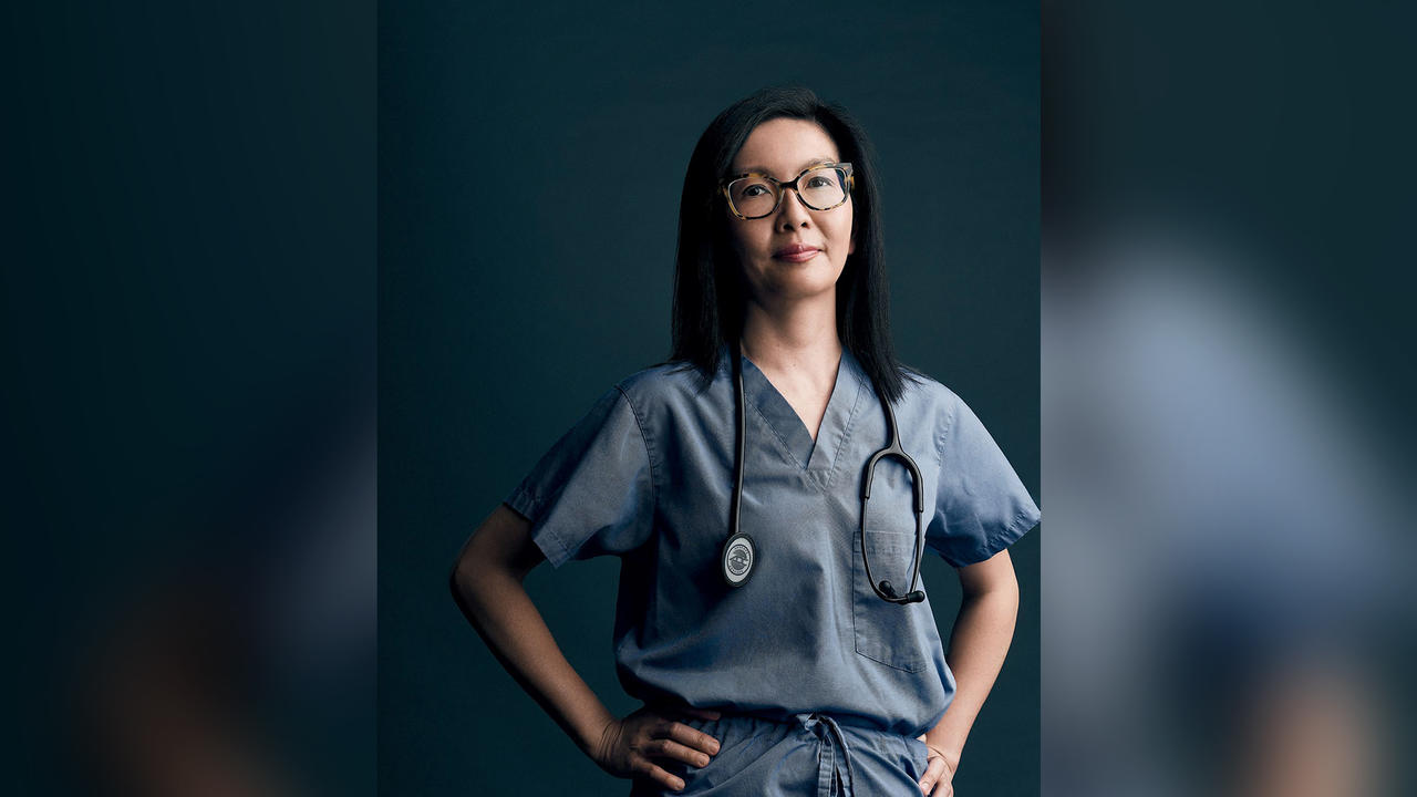 的肖像米歇尔盟博士99年在她脖子上实习医生风云,听诊器。
