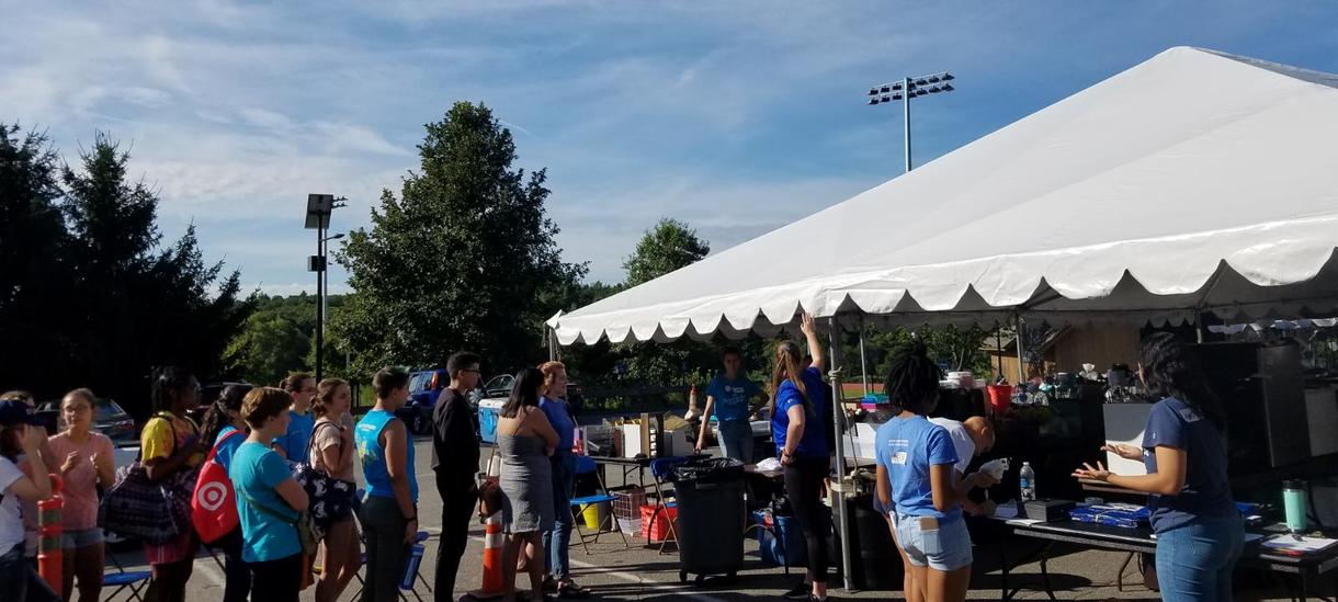 Photo of the move-in Sustainability Sale.